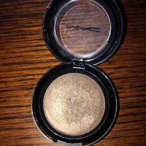 Mac pressed pigment eyeshadow